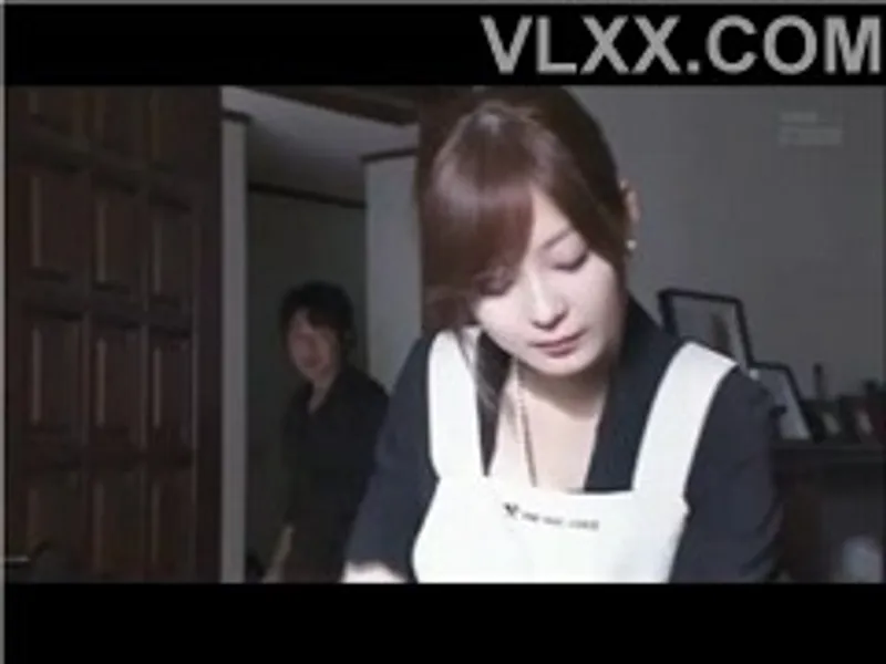 ông xã đi công việc, bà xã ở nhà bị bồ của chị gái cưỡng hiếp